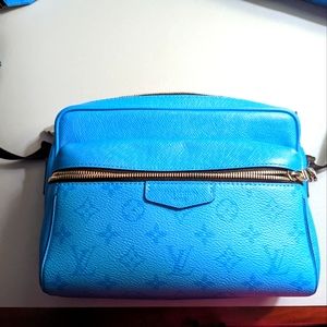 LOUIS VUITTONTaigarama Outdoor Messenger Blue Lagoon